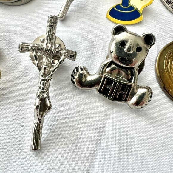 Vintage To Modern Religious Catholic Medals Crosses Pins Saint Pendants Charms - Picture 10 of 16